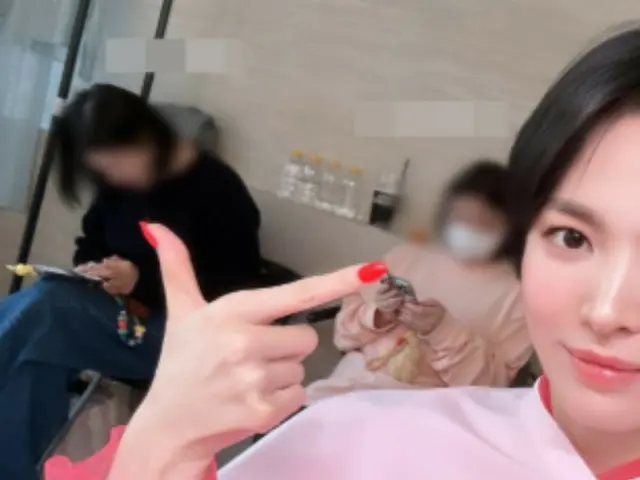 Song Hye Kyo, nhan sắc xinh đẹp như trái đào... "Người phụ nữ đẹp nhất thế giới" dù chỉ lộ nửa khuôn mặt