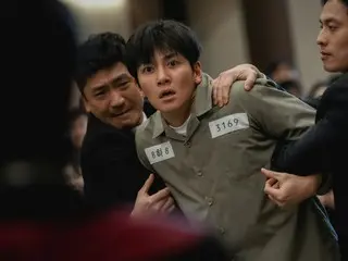 [Phỏng vấn] Biên kịch "Fabricated City" chia sẻ: "Diễn xuất của Ji Chang Wook thật tuyệt vời. Viên ngọc sáng nhất chính là DO (EXO)"