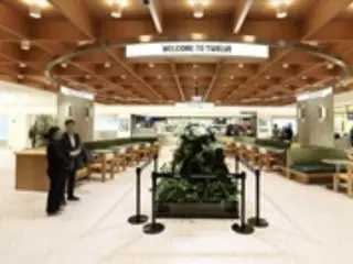 Trung tâm thương mại House of Shinsegae khai trương tại Cheongdam-dong, Seoul, với các siêu thị cao cấp, cửa hàng quần áo và nhiều mặt hàng khác (Hàn Quốc)