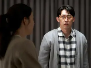 Min Jin Un vào vai chồng của Choi Ji Woo trong phim "Sugar"... Thể hiện tình yêu thương sâu sắc dành cho gia đình như một người cha thực thụ.