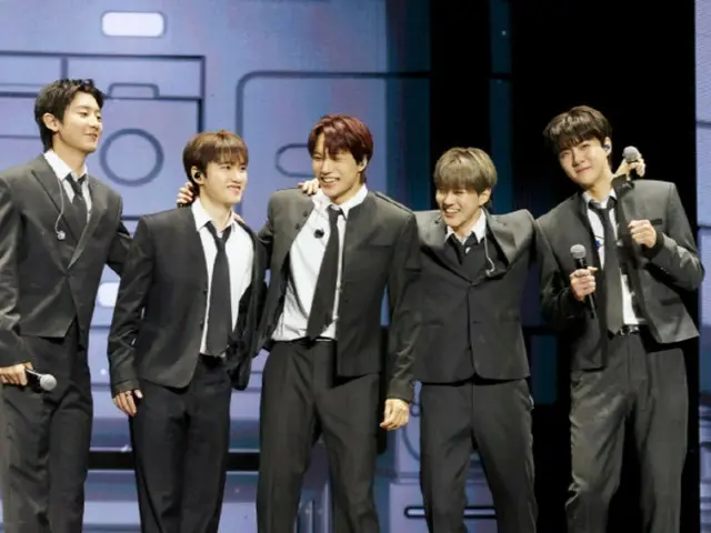 EXO sắp trở lại... Album đầy đủ thứ 8 "REVERXE" sẽ được phát hành vào ngày 19 tháng 1.