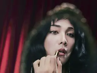 Màn trình diễn đầu tiên của Lee Hong Ki (thành viên nhóm FTISLAND) trong vở nhạc kịch "Sugar" đã thành công rực rỡ... Anh ấy đã hóa thân hoàn hảo vào vai một người đàn ông giả gái.