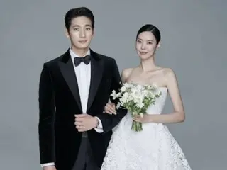 Diễn viên Yoon Park và Kim Soo Bin đã tổ chức đám cưới vào hôm nay (thứ 2)... Lễ kỷ niệm tràn ngập việc tung ảnh cưới