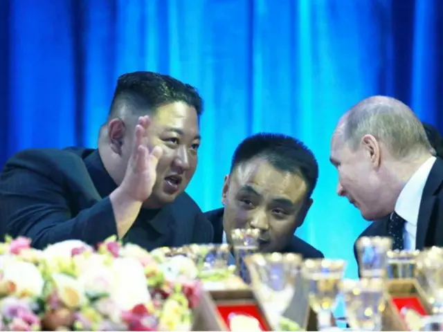 露朝首脳が約4年半ぶりに「対面」…プーチン氏「あらゆるテーマを論議」