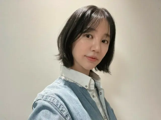 女優ユン・ウネが10年ぶりにボブヘアに変身した。