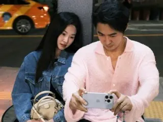Cặp đôi “Cuộc hôn nhân của thần tượng và CA” Chung Jin (SHINHWA) và Ryu Iso tràn đầy hứng khởi khi kỷ niệm 2000 ngày kể từ khi gặp nhau... Visual giống nhân vật chính của phim Hong Kong
