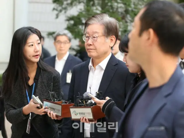 李在明代表、支持者の歓呼を受け「大壮洞裁判」に初出席＝韓国