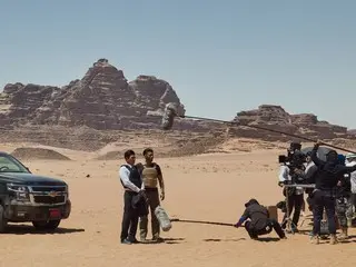 Những thước phim hậu trường quý giá của Hwang Jung Min, Hyun Bin và những người khác nhìn lại địa điểm sa mạc khắc nghiệt của bộ phim Jordan đầu tiên của Hàn Quốc "18 Days to Rescue" đã được tung ra!