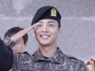 Nam diễn viên Kim MinJae hoàn thành khóa đào tạo để trở thành thực tập sinh ưu tú nhất... Sẽ phục vụ trong ban nhạc quân đội