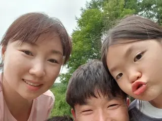 Bà mẹ ba con luôn mỉm cười ấm áp hiến nội tạng cho 7 người và lên đường - Báo Hàn Quốc