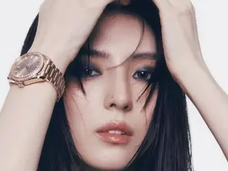 Nữ diễn viên Han So Hee toát lên "sức hút gợi cảm" với phong cách trang điểm màu khói quyến rũ... đóng cặp cùng Park Seo Jun trong phim "Gyeongseong Creature" của Netflix