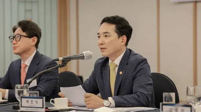 韓国野党、政務委の全体会議で民主化運動の有功者を優遇する法案を可決…与党は強く反対