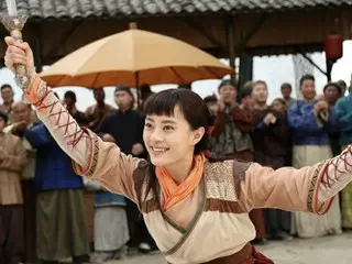 ≪Phim Trung Quốc NGAY BÂY GIỜ≫ “Như hoa nở dưới trăng” tập 2 tiết lộ mối quan hệ giữa hai gia đình thương gia Wu Shen = tóm tắt/spoiler