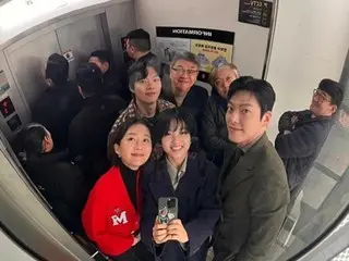 Bức ảnh selfie cùng Kim WooBin, Ryu Jun Yeol