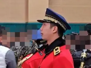 "BTS" RM mặc đồng phục ban nhạc quân đội và chơi kèn saxophone...Phát hành bản cập nhật mới mẻ