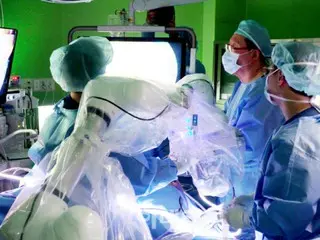 Phẫu thuật cắt bỏ túi mật có sự hỗ trợ của robot thành công, sử dụng công nghệ Doosan Robotics = Hàn Quốc