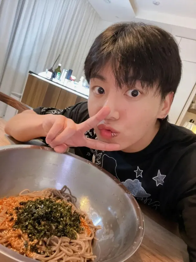 「ご飯ちゃんと炊いている」と言っていたJUNGKOOK（BTS）、軍隊で調理兵になった