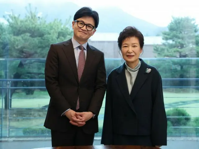 与党のトップが朴槿恵氏に会う…「いまこそ尹大統領と団結すべき」