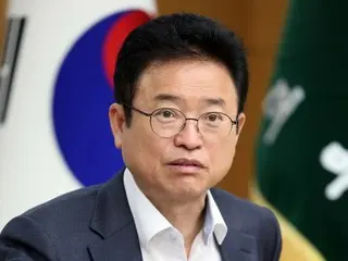 Thống đốc tỉnh Bắc Kyungsang yêu cầu hủy bỏ sổ xanh ngoại giao của Nhật Bản `` tuyên bố chủ quyền lãnh thổ không công bằng và xuyên tạc đối với Dokdo '' = Hàn Quốc