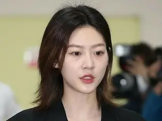“Kiềm chế vì say rượu lái xe & tin đồn ngoại tình với Kim Soo Hyun” Nữ diễn viên Kim Sae Ron lần đầu trở lại sân khấu sau 2 năm trong một vở kịch… tiếp tục hoạt động diễn xuất