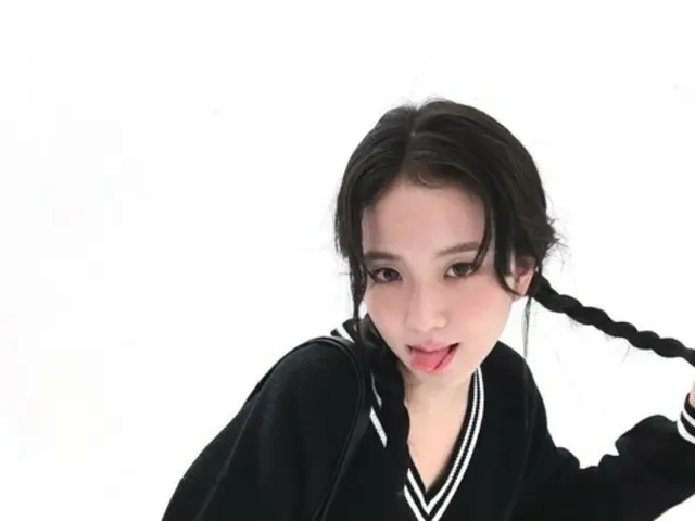 "BLACKPINK" JISOO trông như nàng tiên mùa xuân sảng khoái? Thể hiện phong cách phù hợp hoàn hảo với bím tóc tết đôi