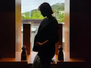 “Mang thai” Ayumi (ICONIQ), không phải ảnh thai sản⁉ “Bức ảnh bầu không khí đẹp” được phát hành