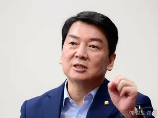 Một thành viên của đảng cầm quyền là “bác sĩ” cho biết, “Trong cuộc họp với Yoon-Lee, đã đạt được thỏa thuận về thời gian gia hạn một năm” để tăng số lượng sinh viên trường y”… “Giải pháp cho sự nhầm lẫn về y tế” = South Hàn Quốc