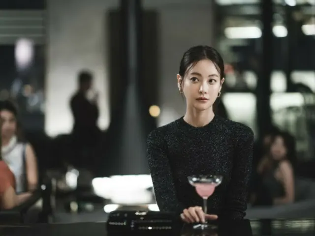 Nữ diễn viên 'Player 2' Oh Yeon Seo bí mật cầu hôn Song Seung Heon...Sự hiện diện bí ẩn