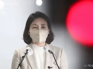 Vợ của lãnh đạo đảng đối lập có liên quan đến “việc sử dụng thẻ công ty cá nhân” thực hiện “hoạt động công khai” đầu tiên sau khoảng hai năm…với chồng Lee Jae-myung = Hàn Quốc