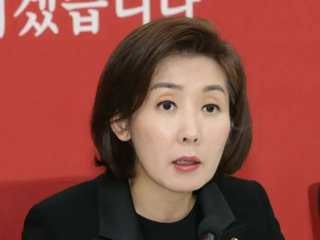 Đảng cầm quyền Hàn Quốc chỉ trích hồi ký của Moon Jae-in, nói ông vẫn là 'người phát ngôn chính' của Kim Jong-un