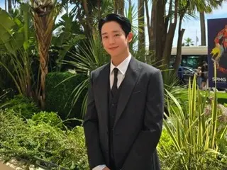 Jung HaeIn lần đầu tiên trong đời bước vào Cannes...Anh ấy trông còn đẹp trai hơn khi để lộ trán