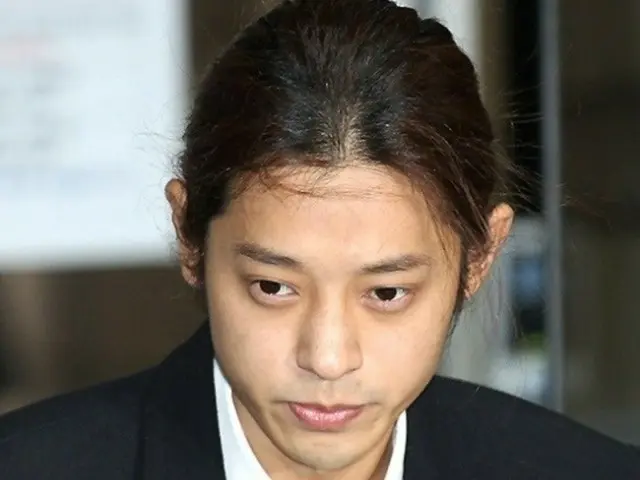 Ca sĩ “Tấn công tình dục tập thể/quay phim bất hợp pháp” Jung JoonYoung đã cập nhật thông tin kể từ khi ra tù và đang “chuẩn bị di cư ra nước ngoài”… Phản ứng trên mạng là gì?