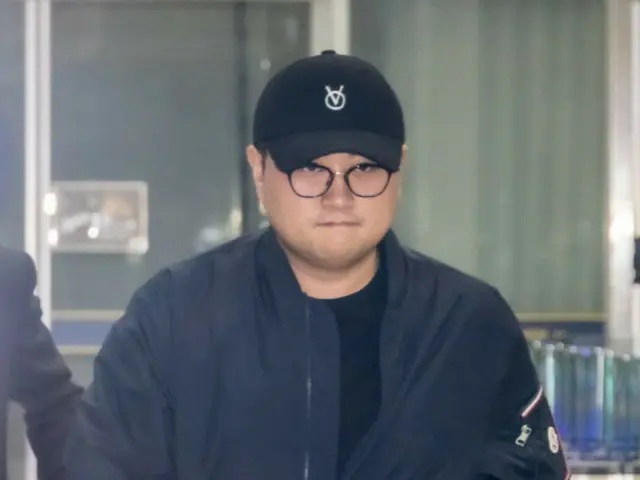 Ca sĩ Kim Ho Jong bỏ trốn sau khi lái xe trong tình trạng say rượu... Sau khi biểu diễn không lương, anh đã tự kiềm chế.