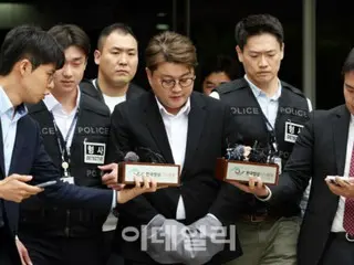 Ca sĩ 'say rượu tông xe rồi bỏ chạy' Kim Ho Jong bị bắt... Lo ngại tiêu hủy bằng chứng = Hàn Quốc