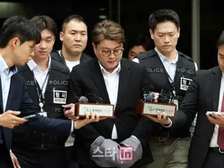 Ca sĩ "say rượu tông xe rồi bỏ chạy" Kim Ho Jong, nhân chứng chứng kiến vụ tai nạn, làm chứng trên chương trình: "Anh ấy nhấn ga hết ga và lao đi ngay lập tức".