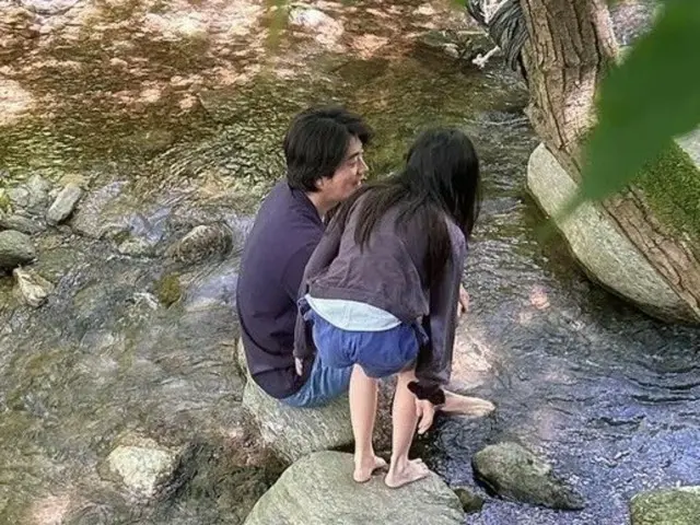 俳優クォン・サンウ、韓国に帰ってきた妻ソン・テヨンと子供たち…とても幸せそうな「パパ」
