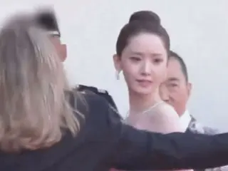 Yoona (SNSD) kiện đòi bồi thường 100.000 euro tại LHP Cannes do 'cáo buộc phân biệt chủng tộc' do nhân viên bảo vệ gây ra