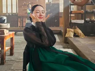 Nữ diễn viên Lee Youg Ae: "Hiện tại cô ấy là người đẹp nhất trong bộ Hanbok"... Cô ấy vẫn đẹp như trong "Janggeum" 20 năm trước
