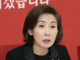 Ứng cử viên đại diện đảng cầm quyền Hàn Quốc: ``Nếu tôi trở thành đại diện, tôi sẽ biến `` vũ khí hạt nhân '' thành lý thuyết của đảng ''... ``Chỉ có `` các nước hùng mạnh '' còn tồn tại.''