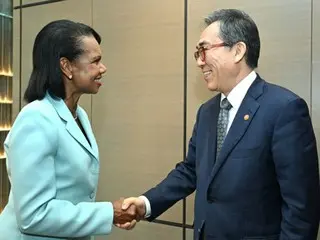 Ngoại trưởng Hàn Quốc gặp cựu Ngoại trưởng Mỹ Rice... ``Quan ngại về hợp tác quân sự Nga-Triều''