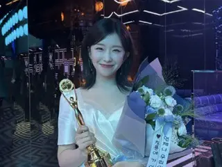 "SNL" Yoon GaYi nhận được giải thưởng Nữ nghệ sĩ mới của "Blue Dragon Series Award"..."Tôi đến để chúc mừng...
