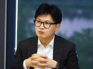 Han Dong-hoon, ứng cử viên đại diện Đảng Quyền lực Nhân dân, ``Chúng ta cần chứng tỏ rằng có nhiều người bỏ phiếu và chúng ta khao khát thay đổi đến mức nào.'' - Hàn Quốc