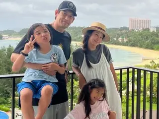 Nam diễn viên Oh Ji Ho và vợ Eun Boa tung ra những bức ảnh gia đình ấm áp trong chuyến đi đến Okinawa