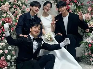 “Bảo mật quá mức” Byeon WooSeok dự đám cưới cùng bạn thân Joo Woojae… Cập nhật với nụ cười rạng rỡ