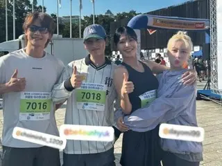 "Girls' Generation" Suyeong tung giấy chứng nhận tham gia marathon... Từ "SHINee" Minho & "SUPER JUNIOR" Eun Hyuk đến "WJSN" Dayoung