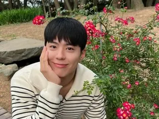 Park BoGum, chàng trai đẹp hơn hoa...một tấm gương điển trai