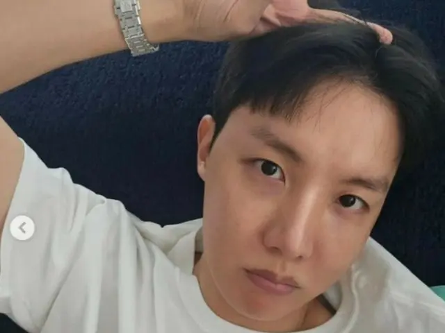 「BTS」J-HOPE、除隊まで2週間…イケメン兵曹の近況公開