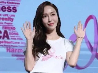 Jessica (cựu Girls' Generation) tham gia một sự kiện ở Đài Loan... Khuôn mặt hơi khác lạ đang là chủ đề nóng