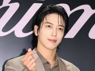 "CNBLUE" Yonghwa, "Tôi đã được nhà thơ Ha Sang Wook cho phép sử dụng một số bài thơ của anh ấy. Chúng tôi trao đổi tin nhắn trực tiếp."