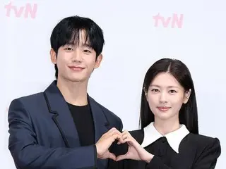 Jung HaeIn & Somin cùng nhau chụp ảnh ở Bali... "Sang trọng thế này có ổn không?"